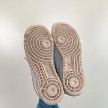 Load image into Gallery viewer, Nike Love Shoes - EUR42-NIKE-olesstore-vintage-secondhand-shop-austria-österreich