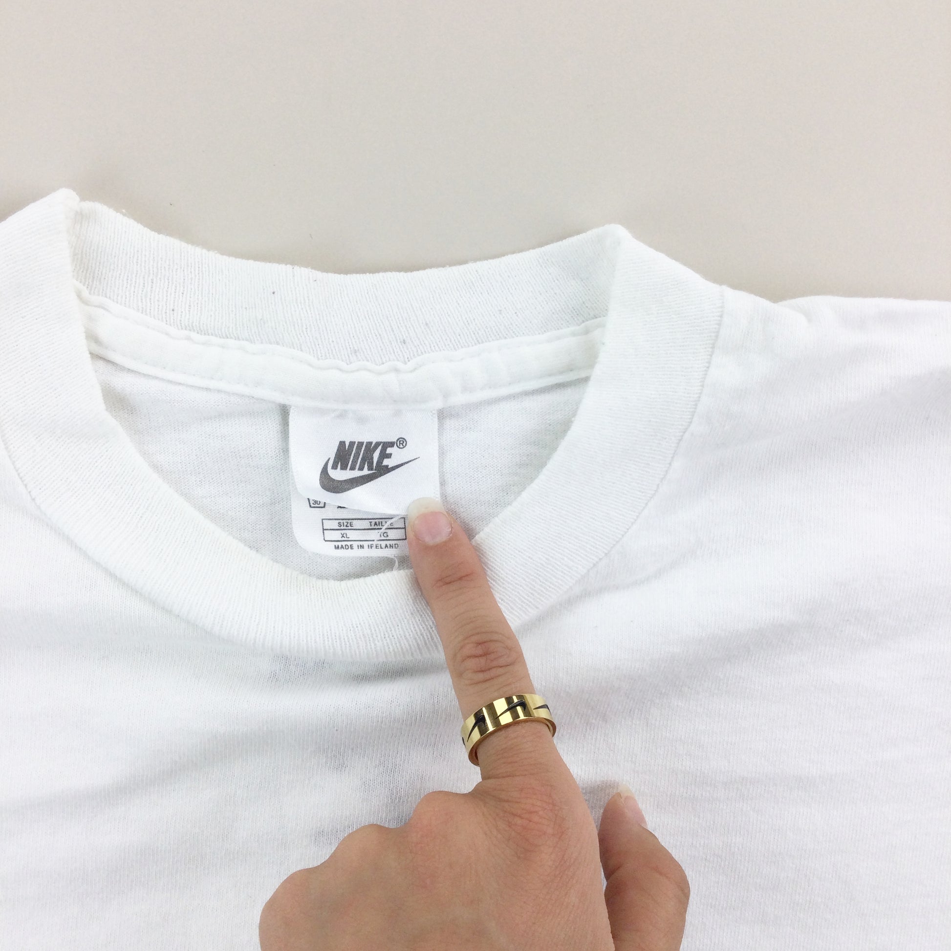 Nike 90s Logo T-Shirt - XL-NIKE-olesstore-vintage-secondhand-shop-austria-österreich