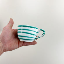 Load image into Gallery viewer, Gmundner Keramik Kaffeetasse Grüngeflammt Ø9,5 cm-Gmundner Keramik-olesstore-vintage-secondhand-shop-austria-österreich