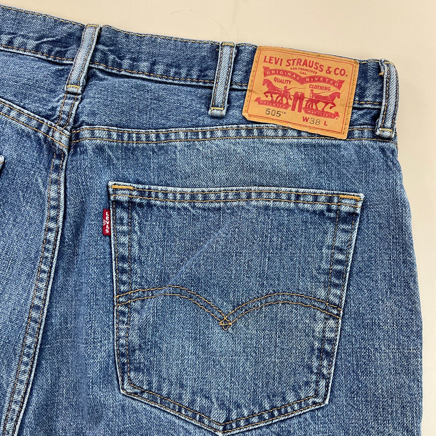 Levis Denim Shorts - W38-LEVI'S-olesstore-vintage-secondhand-shop-austria-österreich