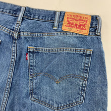 Load image into Gallery viewer, Levis Denim Shorts - W38-LEVI&#39;S-olesstore-vintage-secondhand-shop-austria-österreich