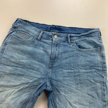 Load image into Gallery viewer, Levis Denim Shorts - W36-LEVI&#39;S-olesstore-vintage-secondhand-shop-austria-österreich