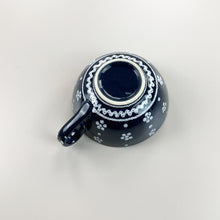 Load image into Gallery viewer, Gmundner Keramik Teetasse Dirndl Blau Ø11,2cm-Gmundner Keramik-olesstore-vintage-secondhand-shop-austria-österreich