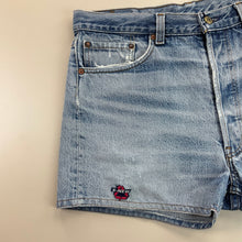 Load image into Gallery viewer, Levis Denim Shorts - W32-LEVI&#39;S-olesstore-vintage-secondhand-shop-austria-österreich