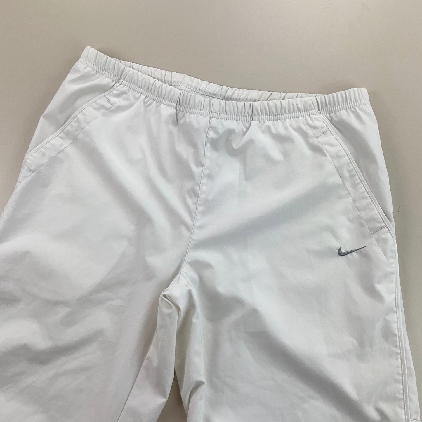 Nike 3/4 Shorts - Medium-NIKE-olesstore-vintage-secondhand-shop-austria-österreich