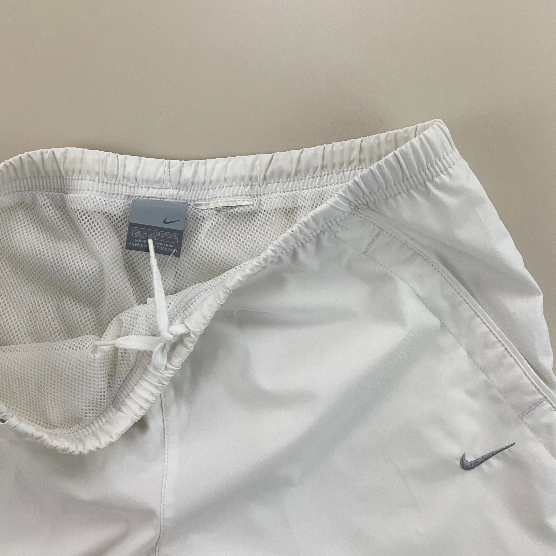 Nike 3/4 Shorts - Medium-NIKE-olesstore-vintage-secondhand-shop-austria-österreich