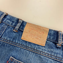 Load image into Gallery viewer, Levis Denim Shorts - W34-LEVI&#39;S-olesstore-vintage-secondhand-shop-austria-österreich