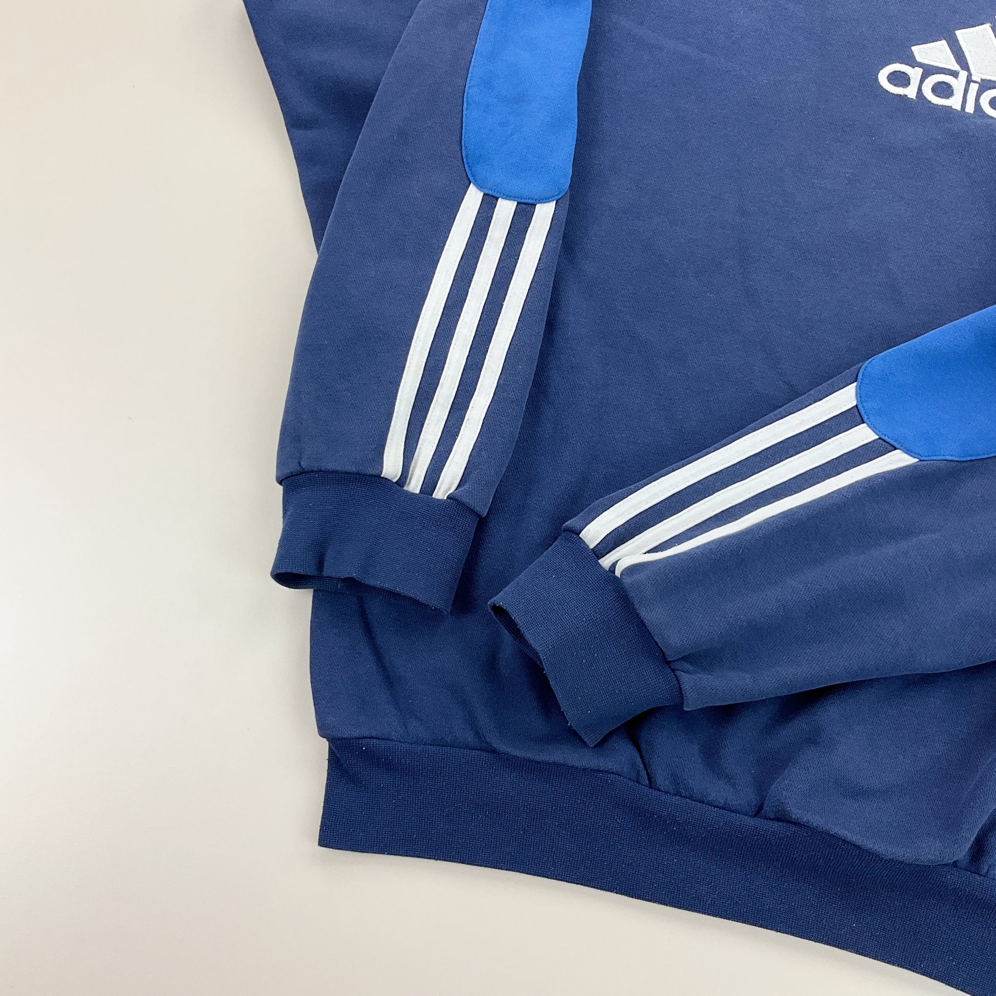 Adidas 00s Sweatshirt - Medium-ADIDAS-olesstore-vintage-secondhand-shop-austria-österreich