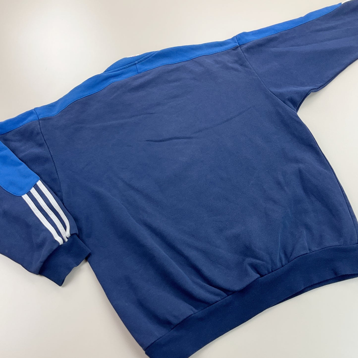 Adidas 00s Sweatshirt - Medium-ADIDAS-olesstore-vintage-secondhand-shop-austria-österreich