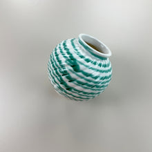 Load image into Gallery viewer, Gmundner Keramik Vase Rund Grüngeflammt Ø6,5cm-Gmundner Keramik-olesstore-vintage-secondhand-shop-austria-österreich