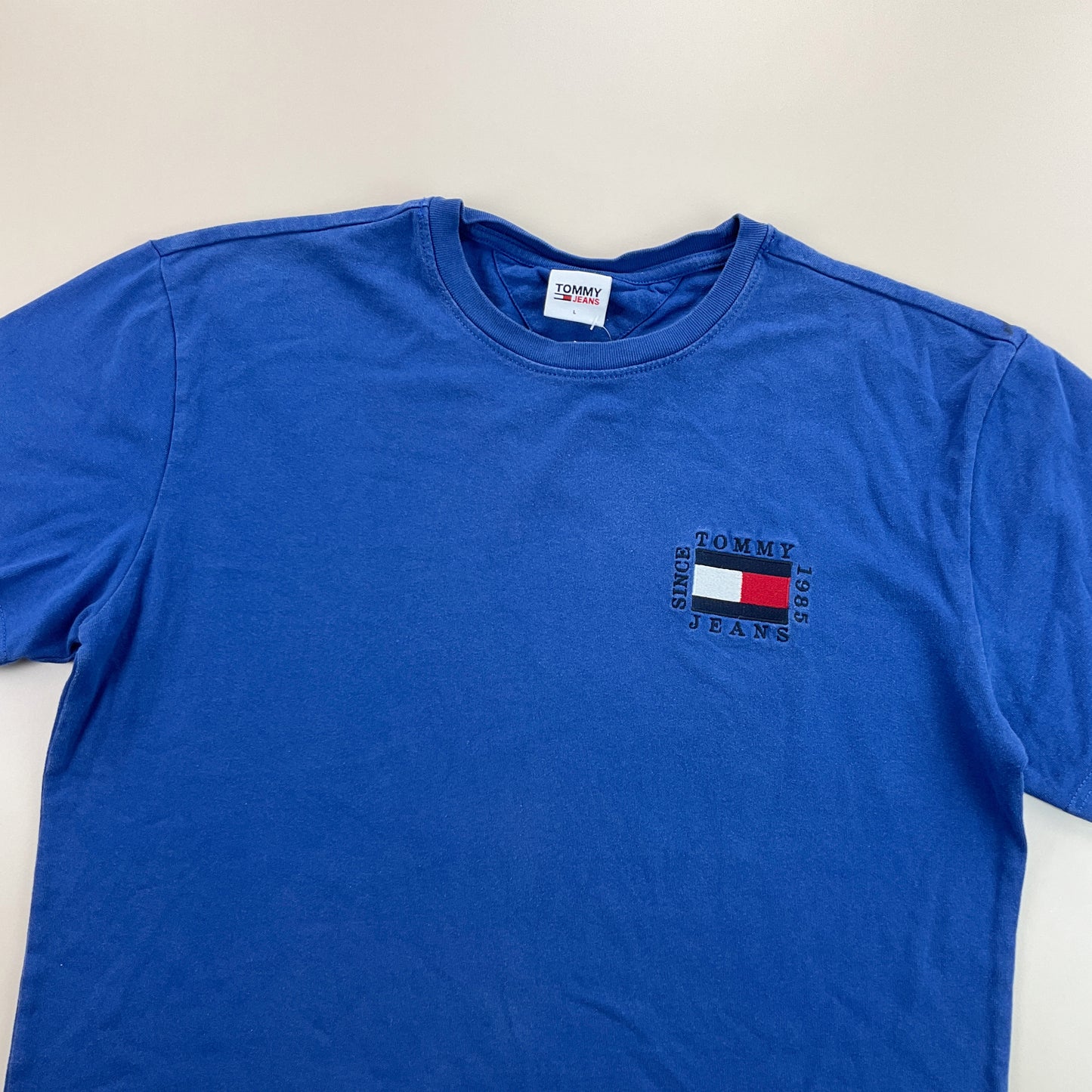 Tommy Hilfiger T-Shirt - Large-TOMMY HILFIGER-olesstore-vintage-secondhand-shop-austria-österreich