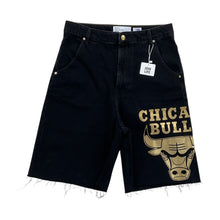 Load image into Gallery viewer, NBA Chicago Bulls Deadstock Shorts - Medium-NBA-olesstore-vintage-secondhand-shop-austria-österreich