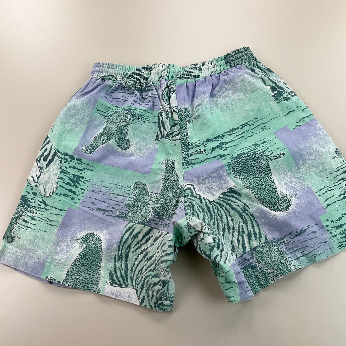 Retro Tiger Shorts - Medium-NO NAME-olesstore-vintage-secondhand-shop-austria-österreich