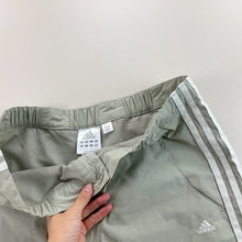 Load image into Gallery viewer, Adidas Shorts - Medium-Adidas-olesstore-vintage-secondhand-shop-austria-österreich