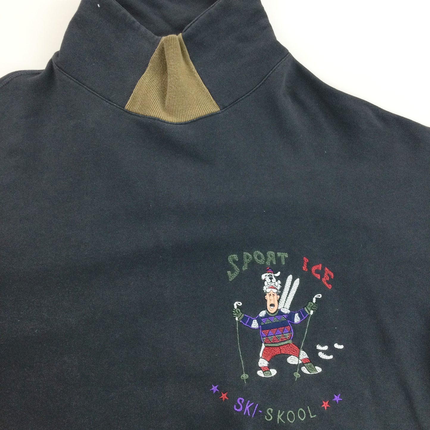 Iceberg 'Ski Skool' Sweatshirt - XL-ICEBERG-olesstore-vintage-secondhand-shop-austria-österreich