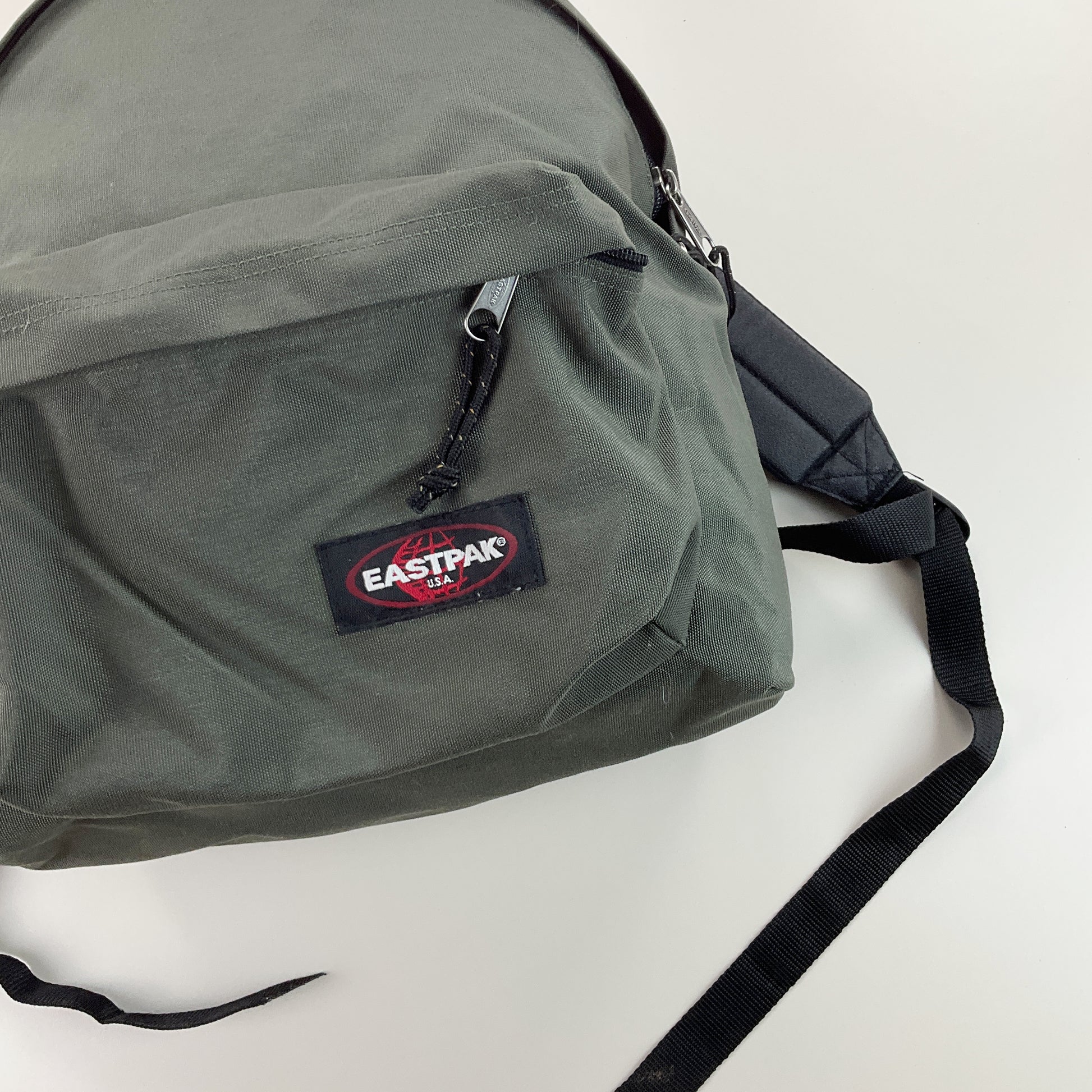 Eastpak Basic Backpack-EASTPAK-olesstore-vintage-secondhand-shop-austria-österreich