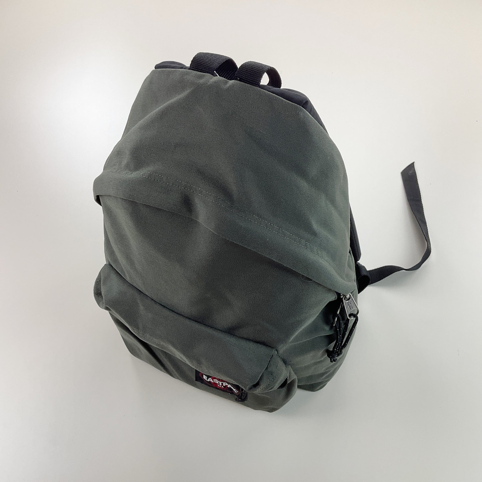 Eastpak Basic Backpack-EASTPAK-olesstore-vintage-secondhand-shop-austria-österreich