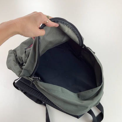 Eastpak Basic Backpack-EASTPAK-olesstore-vintage-secondhand-shop-austria-österreich