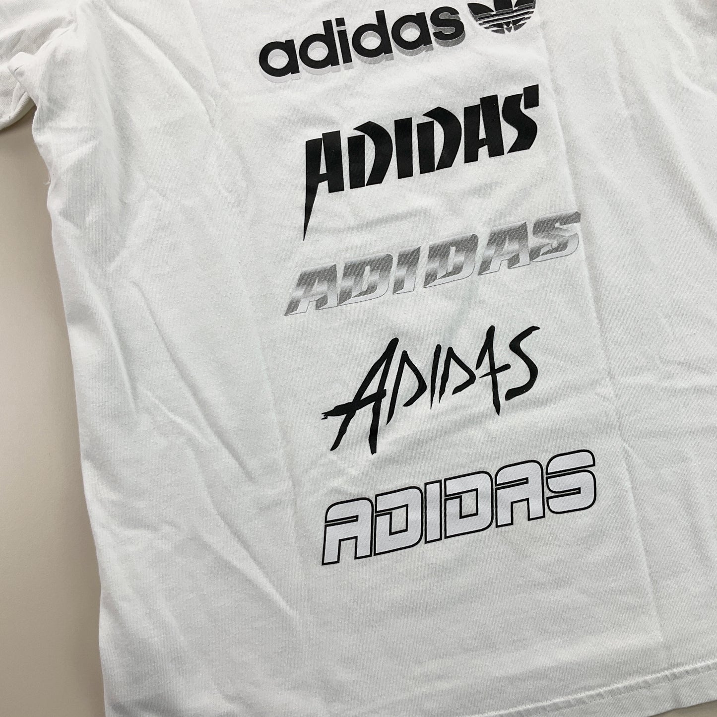 Adidas Basic T-Shirt - Small-ADIDAS-olesstore-vintage-secondhand-shop-austria-österreich