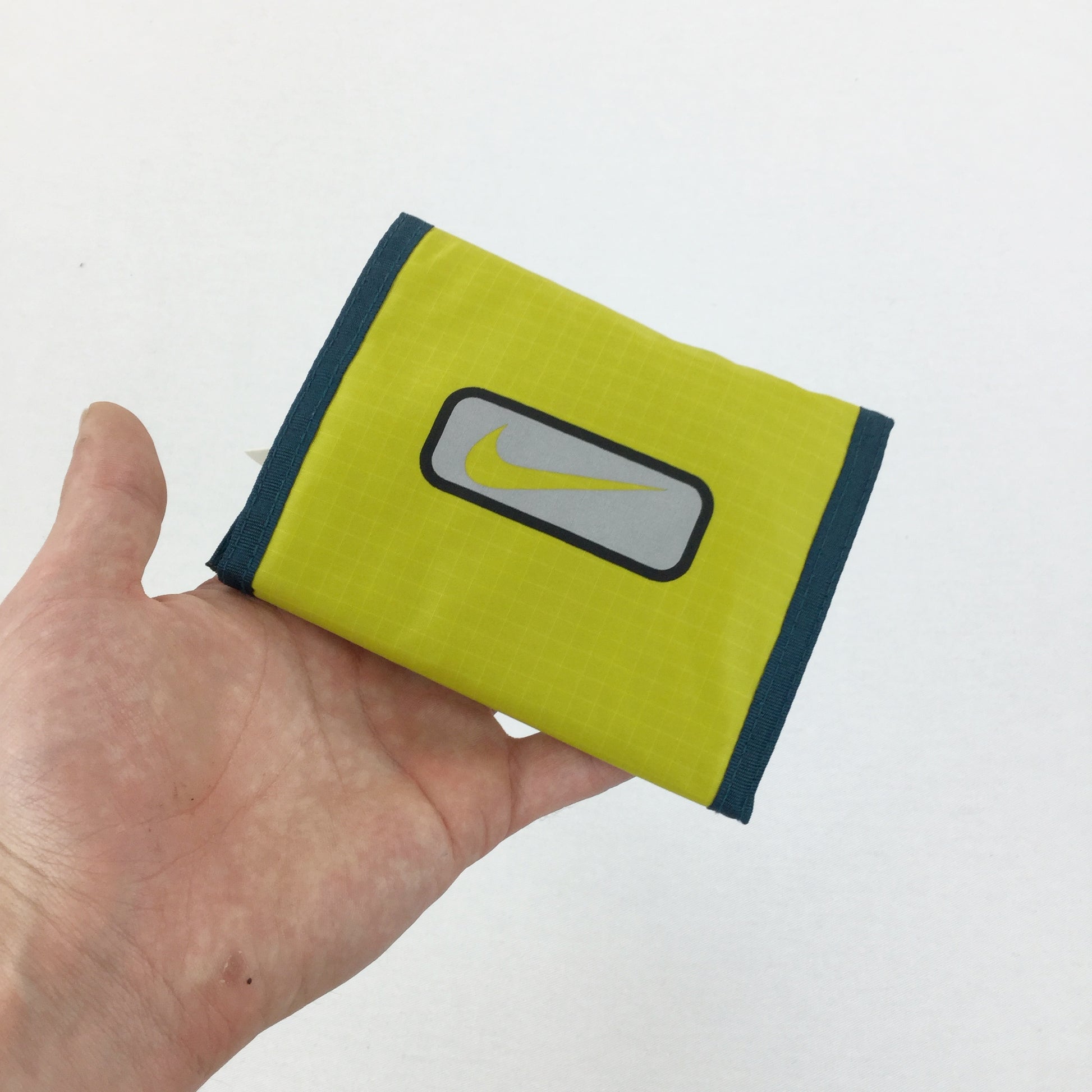 Nike Deadstock Swoosh Wallet Yellow-olesstore-vintage-secondhand-shop-austria-österreich