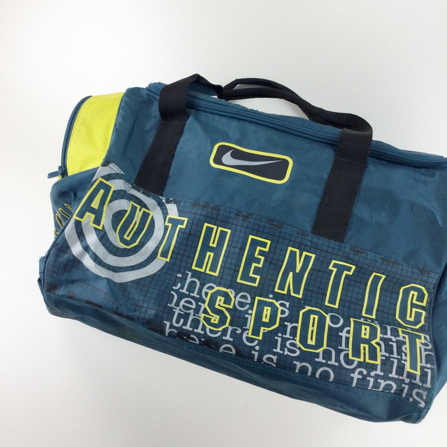 Nike 90s Swoosh Travel Bag-NIKE-olesstore-vintage-secondhand-shop-austria-österreich