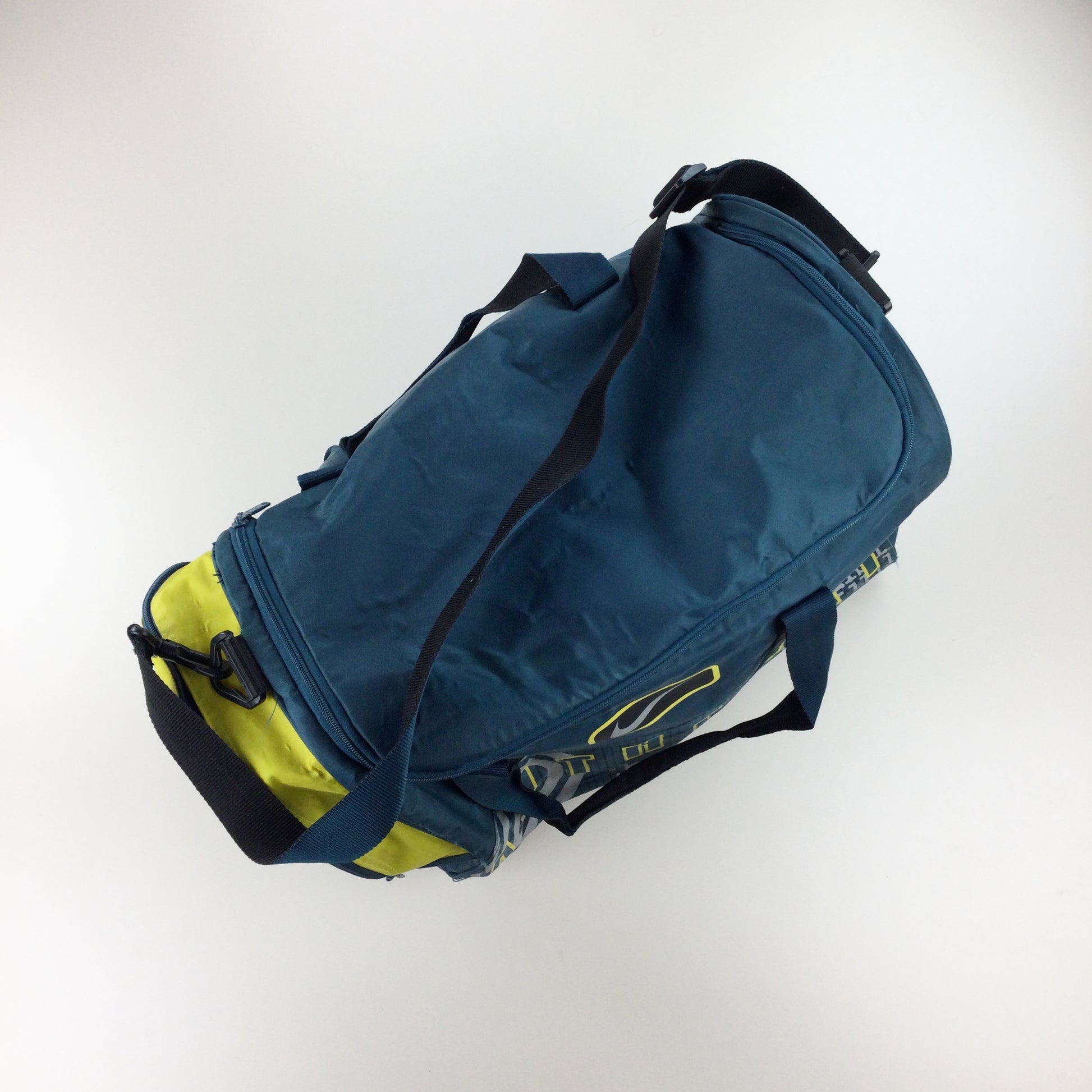 Nike 90s Swoosh Travel Bag-NIKE-olesstore-vintage-secondhand-shop-austria-österreich