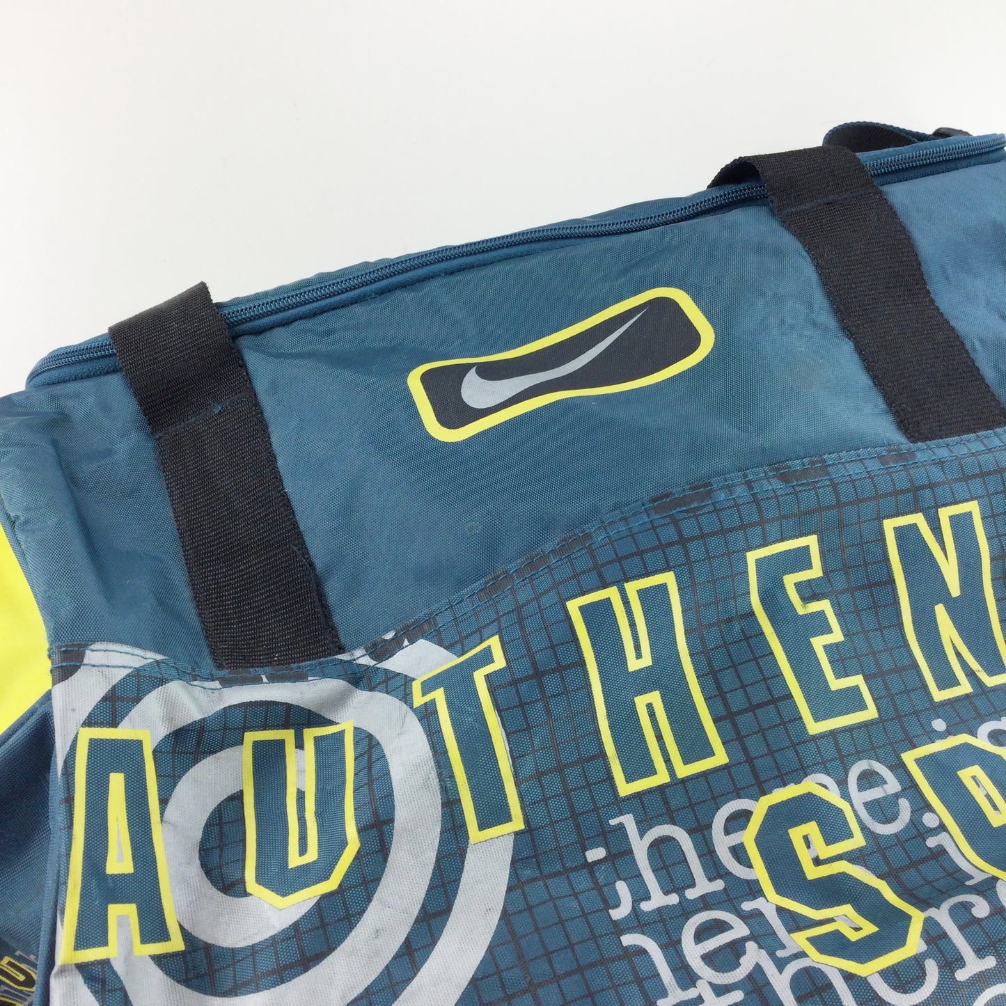 Nike 90s Swoosh Travel Bag-NIKE-olesstore-vintage-secondhand-shop-austria-österreich