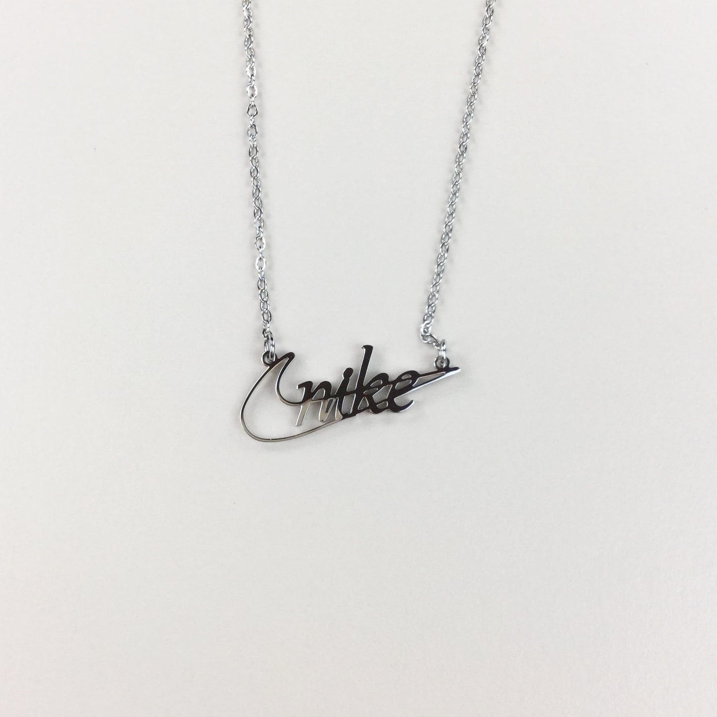 Nike Classic Cutout Silver Necklace-olesstore-vintage-secondhand-shop-austria-österreich